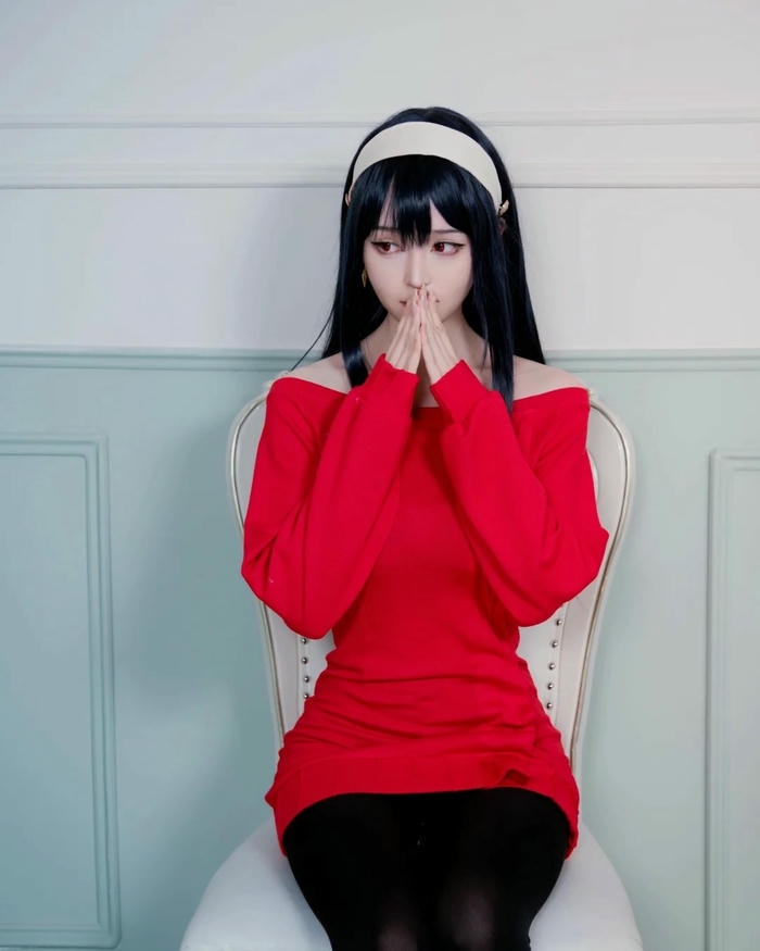 Yor Forger cosplay mang diện mạo cuốn hút tự nhiên
