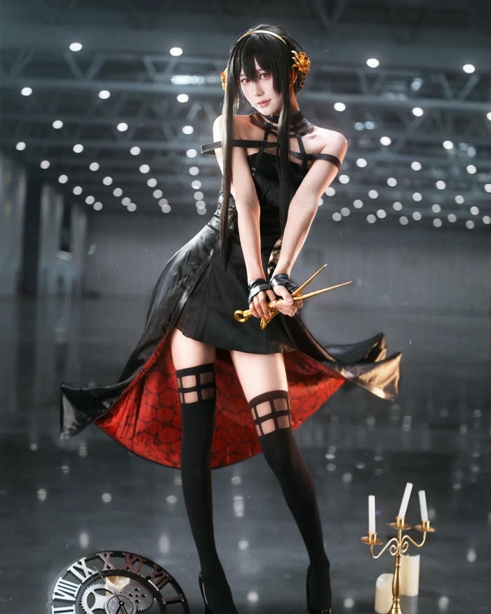 Yor Forger cosplay mang thần thái dịu dàng tinh tế