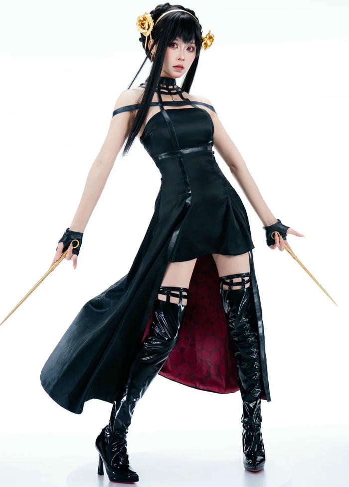 Yor Forger cosplay với tạo hình nổi bật tinh tế