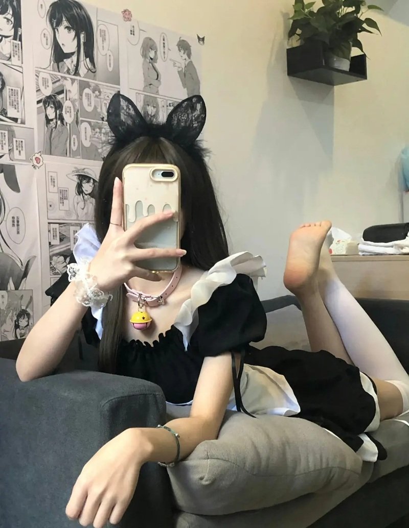 ảnh gái xinh che mặt bằng điện thoại 19