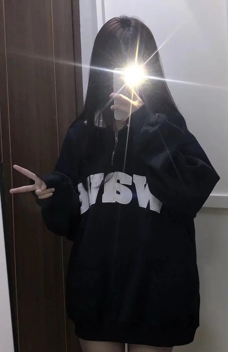 ảnh gái xinh che mặt bằng điện thoại 22