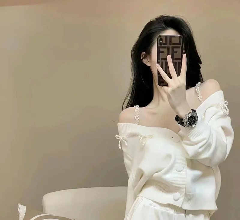 ảnh gái xinh che mặt bằng điện thoại 25