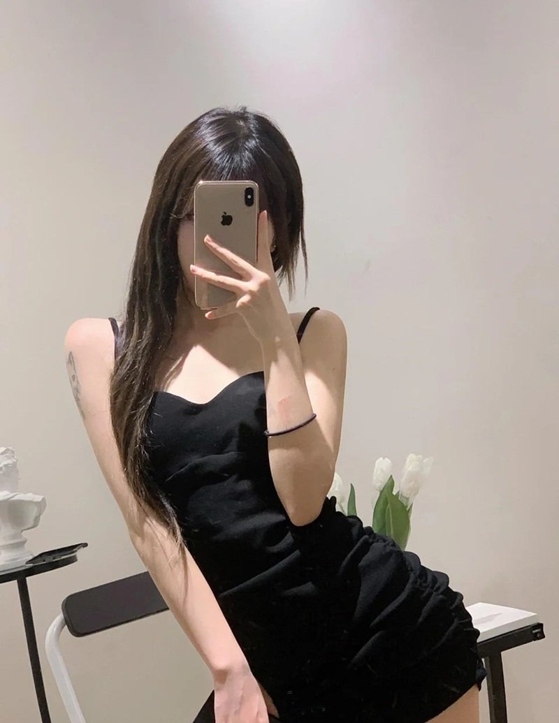 ảnh gái xinh che mặt bằng điện thoại 27