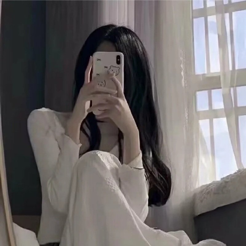 ảnh gái xinh che mặt bằng điện thoại 3