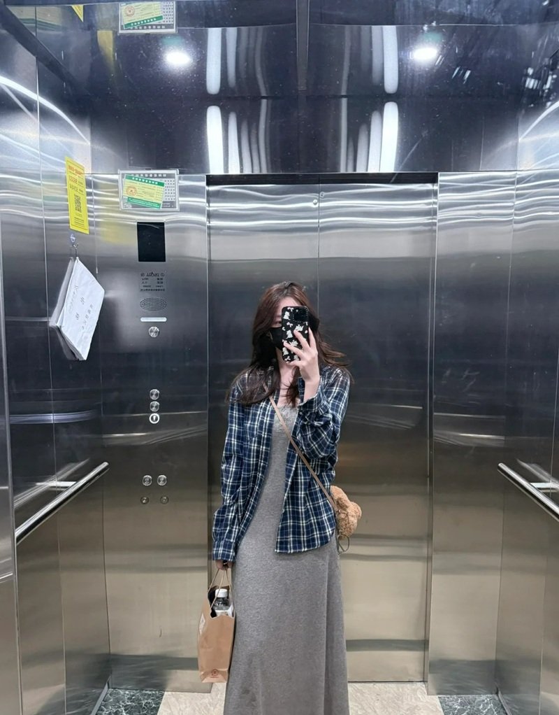 ảnh gái xinh che mặt bằng điện thoại 40