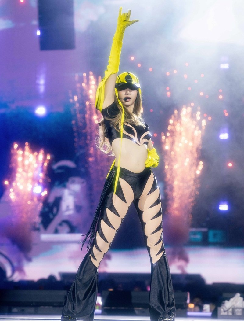 black pink bikini​ 25