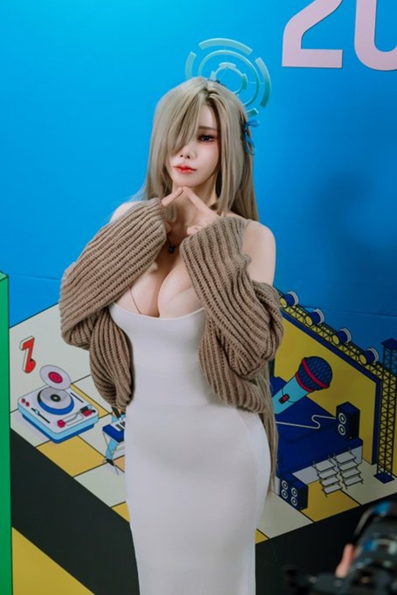 cosplay bỏng mắt 8