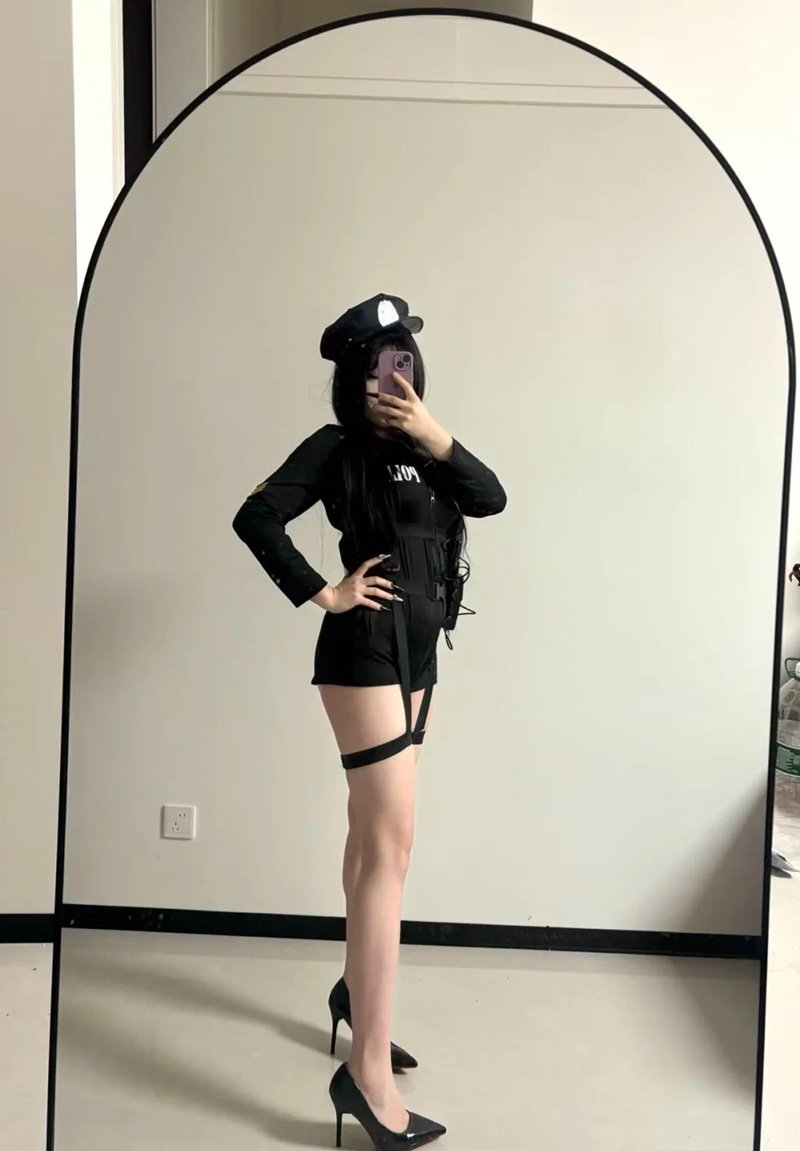 cosplay cảnh sát 13