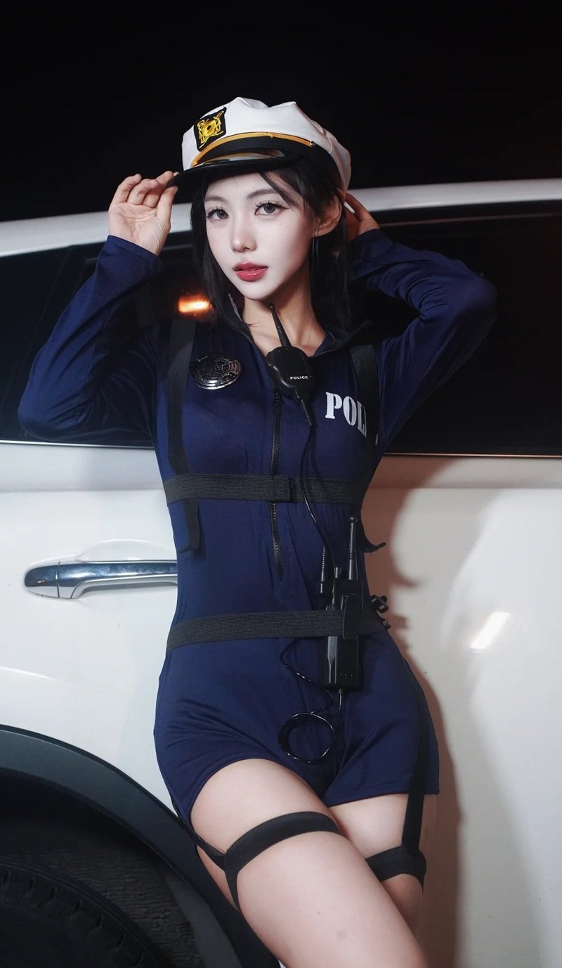 cosplay cảnh sát 16