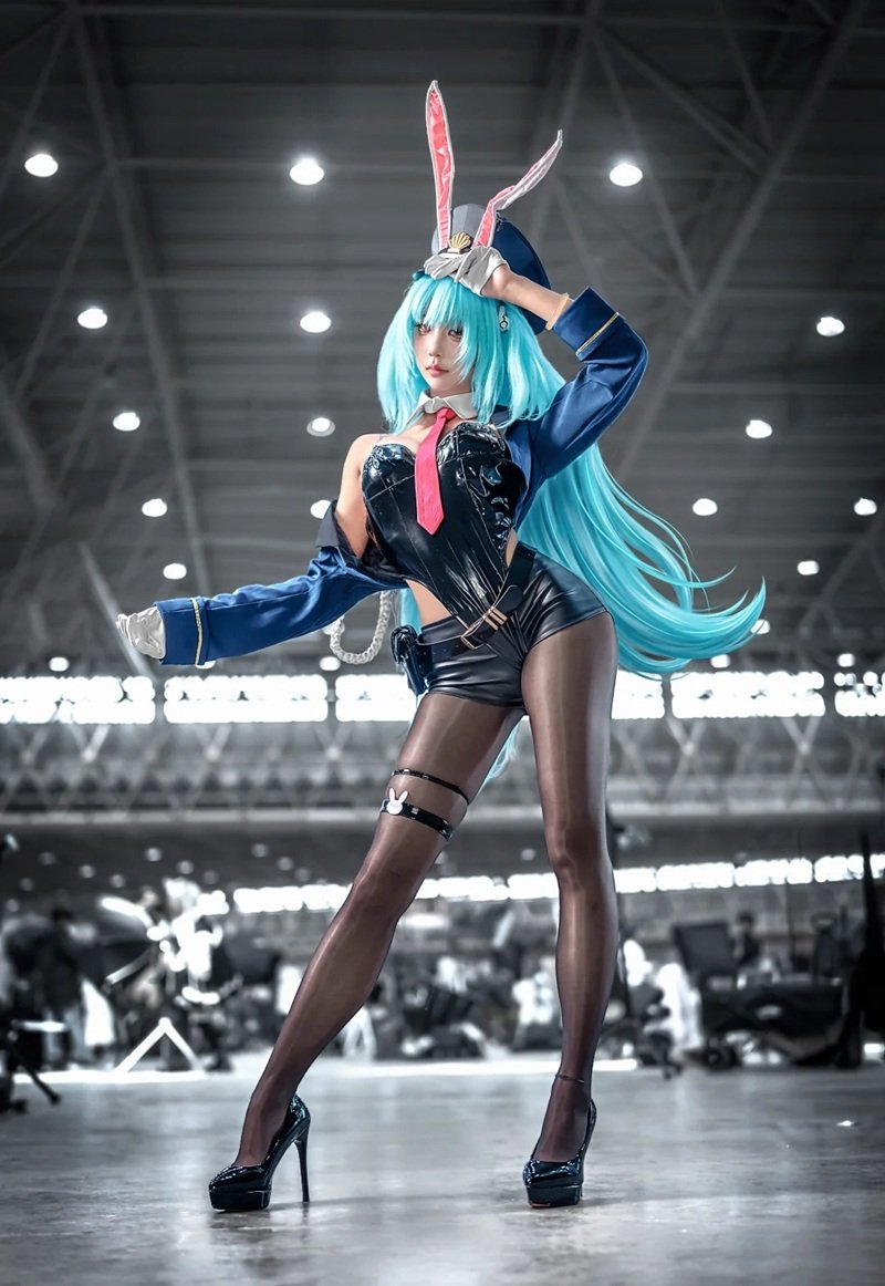 cosplay cảnh sát 18
