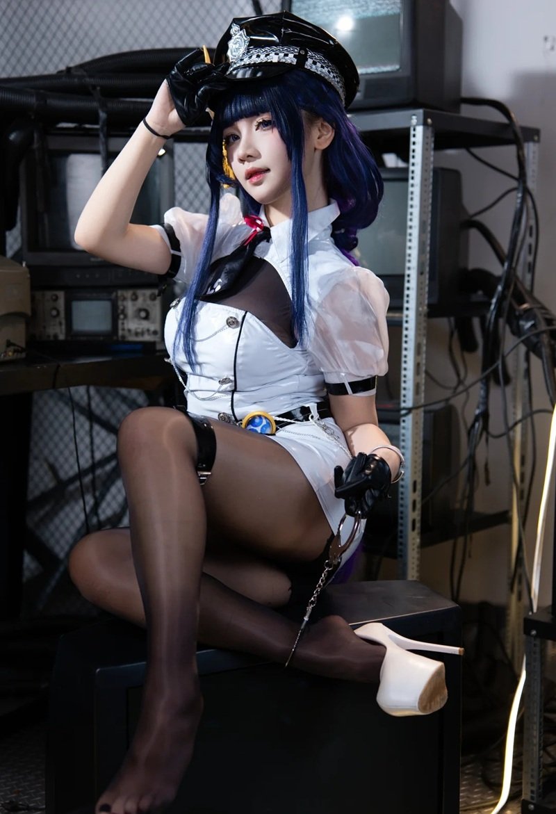 cosplay cảnh sát 20