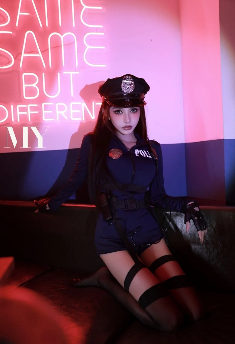 cosplay cảnh sát 22