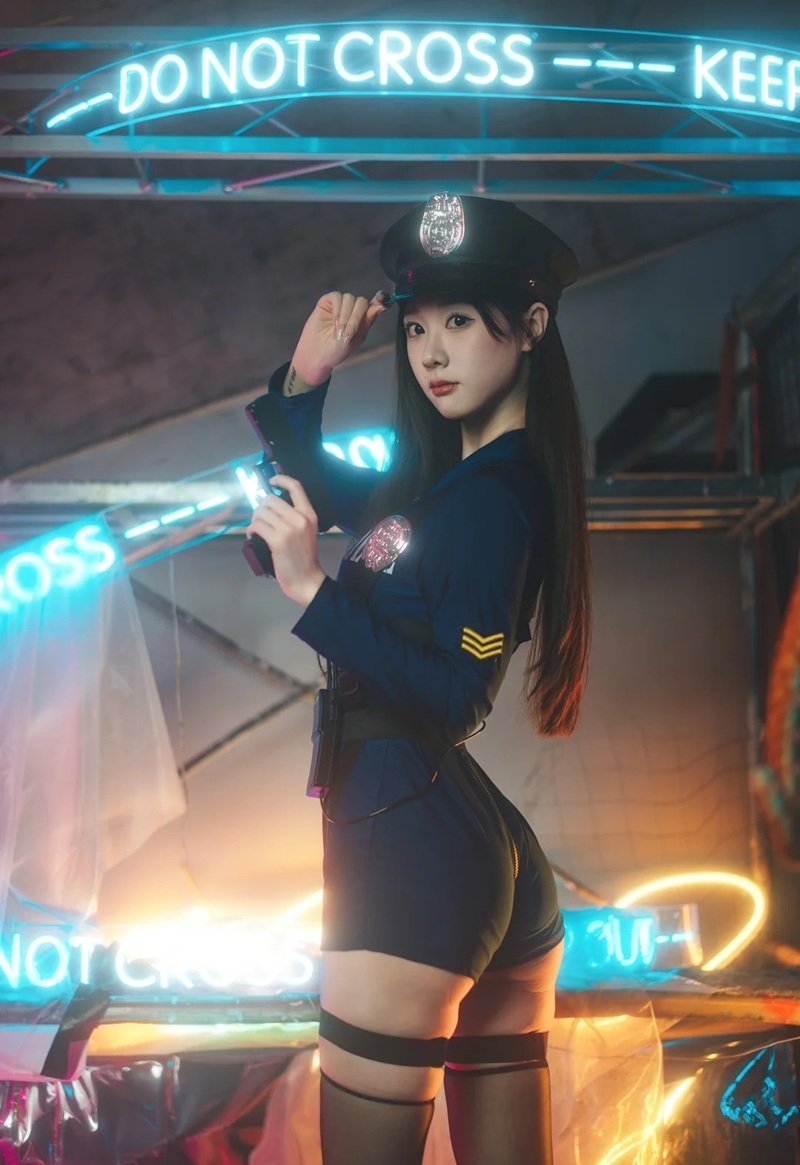 cosplay cảnh sát 38