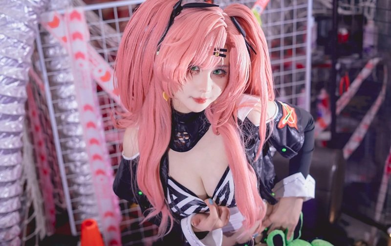 cosplay khoe hàng​ 8