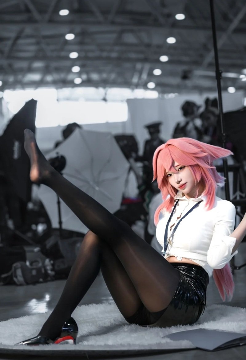 cosplay thư ký 30