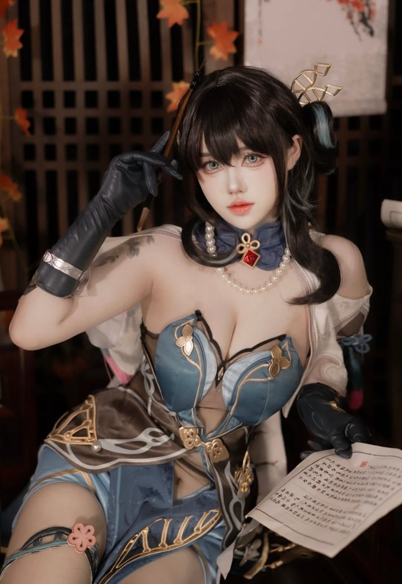 cosplay vú bự 22