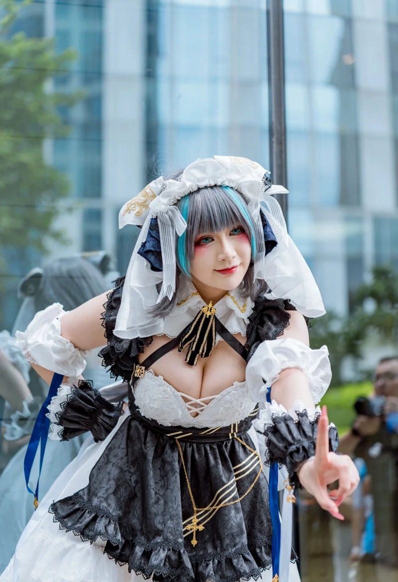 cosplay vú bự 23