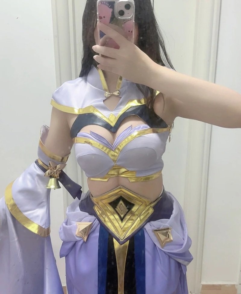 cosplay vú bự 28