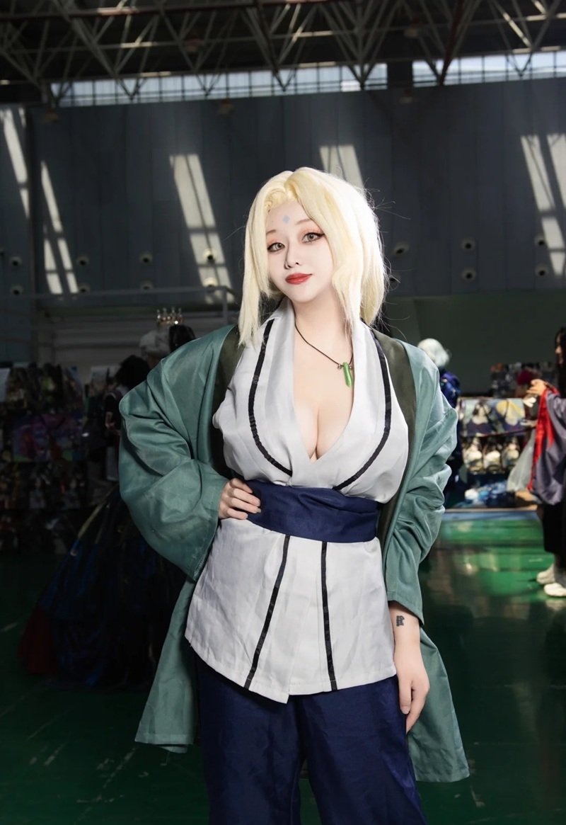 cosplay vú bự 33