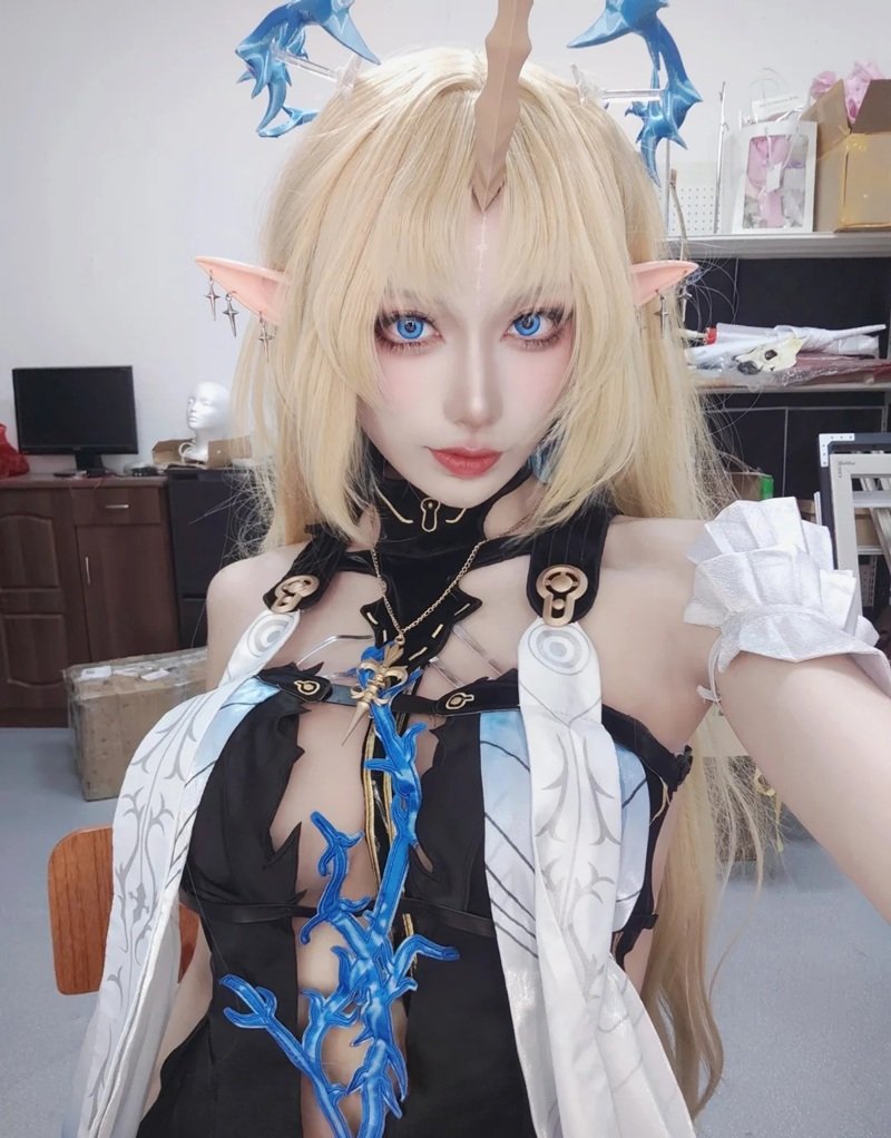 cosplay vú bự 39