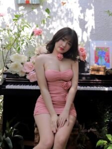 Ngắm trọn 89+ ảnh Tiktoker Vũ Thị Khánh Huyền đang viral cực mạnh