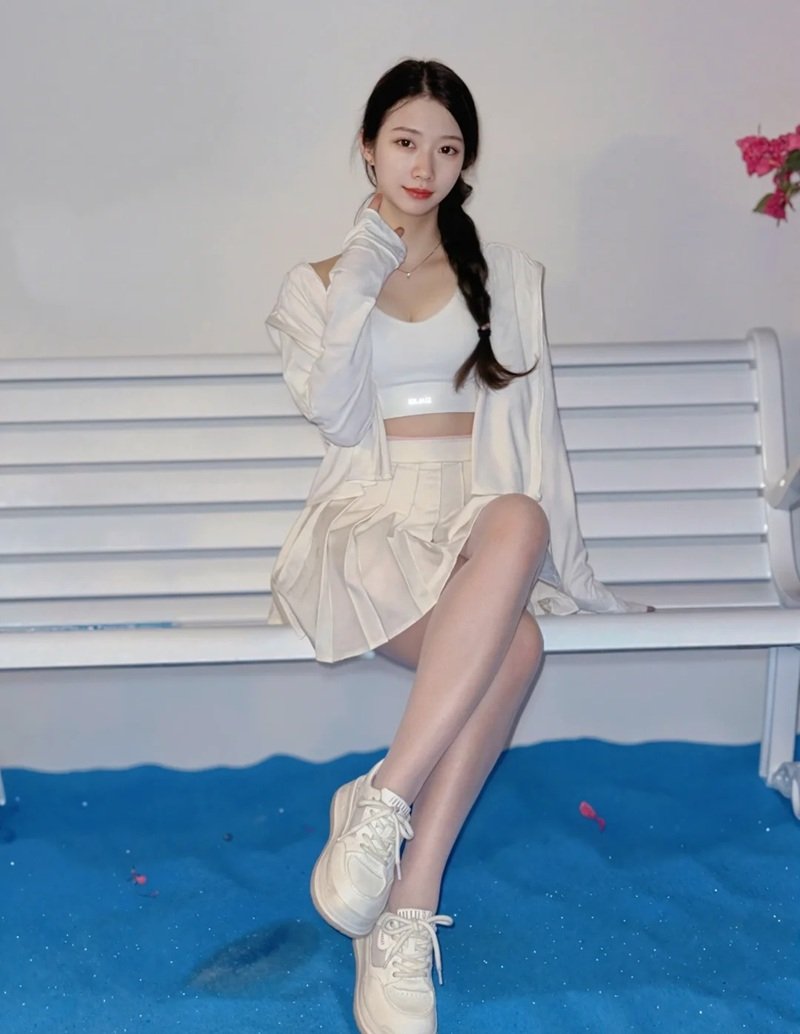 gái xinh mặc váy ngắn 10