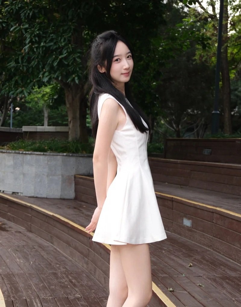 gái xinh mặc váy ngắn 15