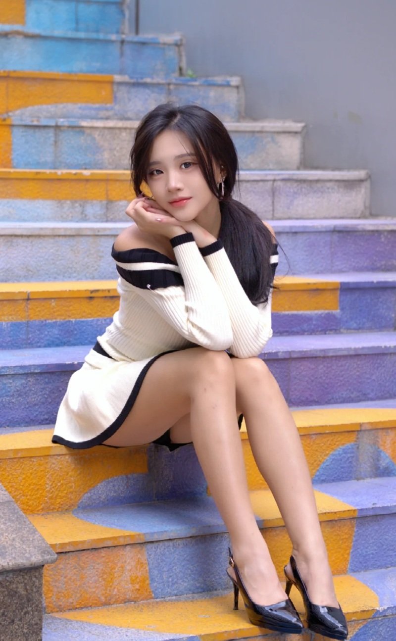 gái xinh mặc váy ngắn 18