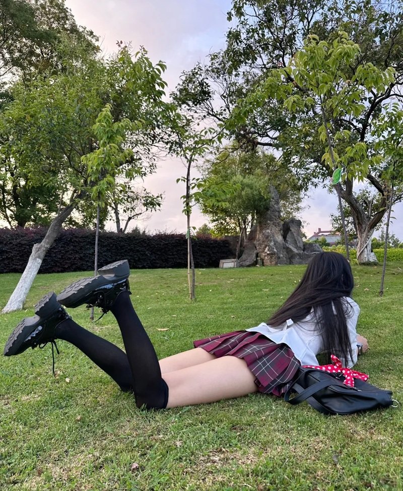 gái xinh mặc váy ngắn 27