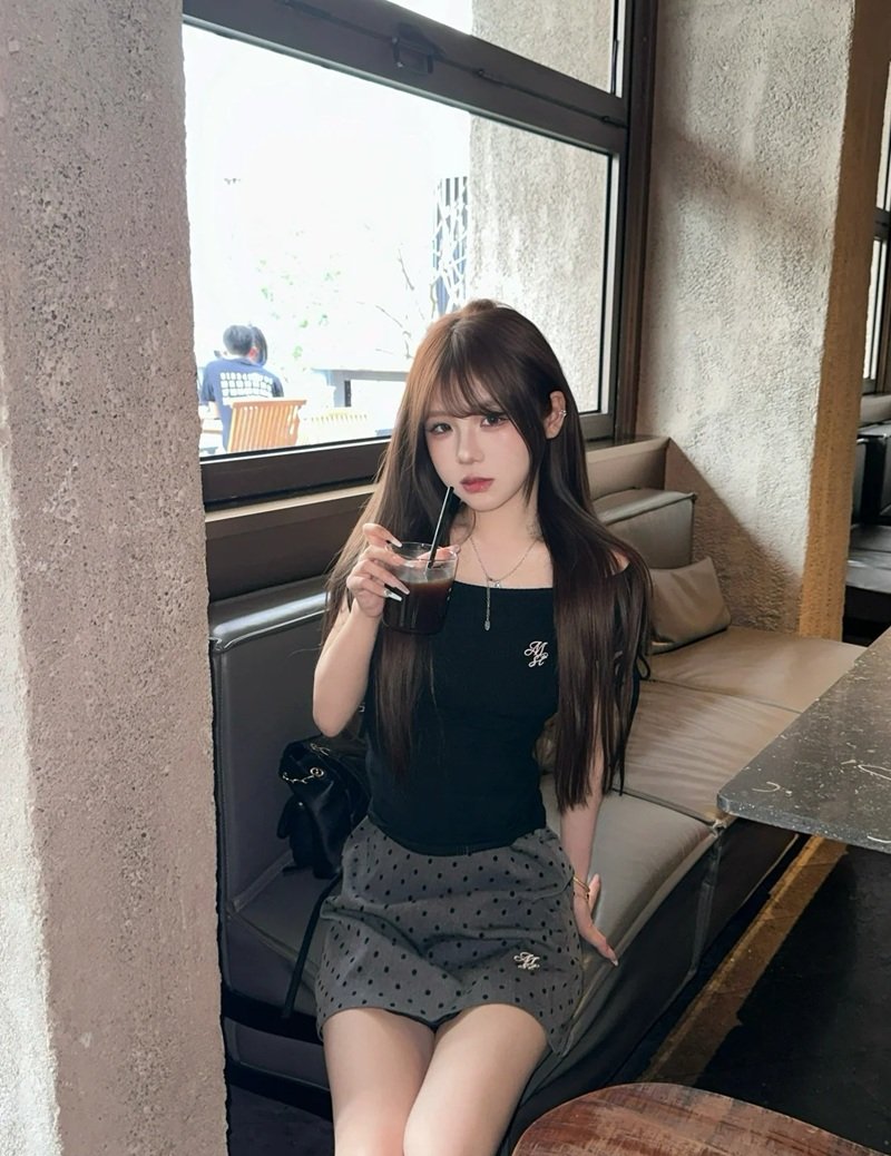 gái xinh mặc váy ngắn 35