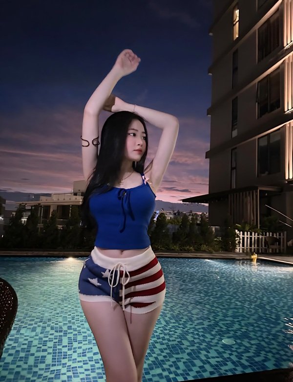 gái xinh mông to 12