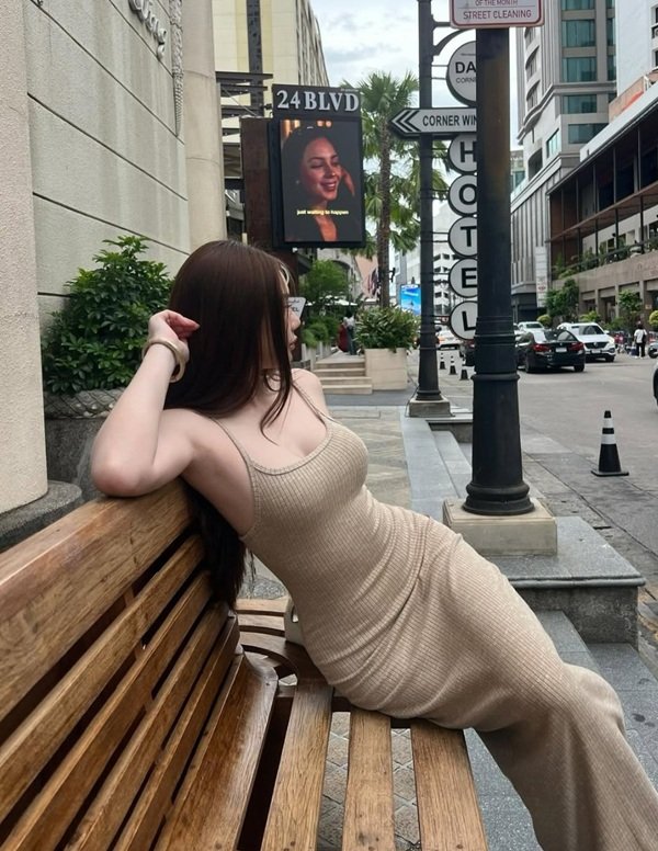 gái xinh mông to 16