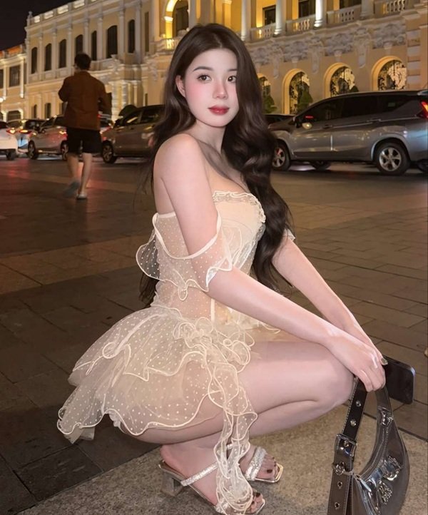 gái xinh mông to 3