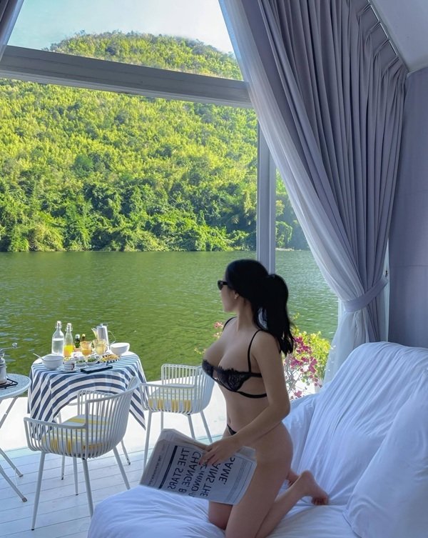 gái xinh mông to 9