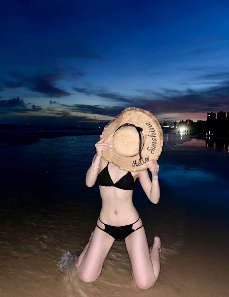 gái xinh trung quốc mặc bikini​ 22