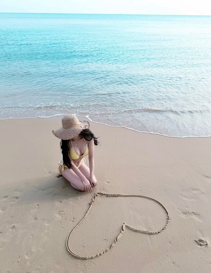 gái xinh trung quốc mặc bikini​ 41