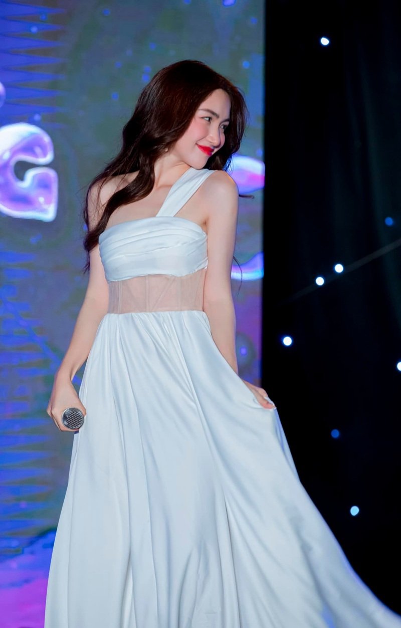 hoà minzy bikini​​ 15