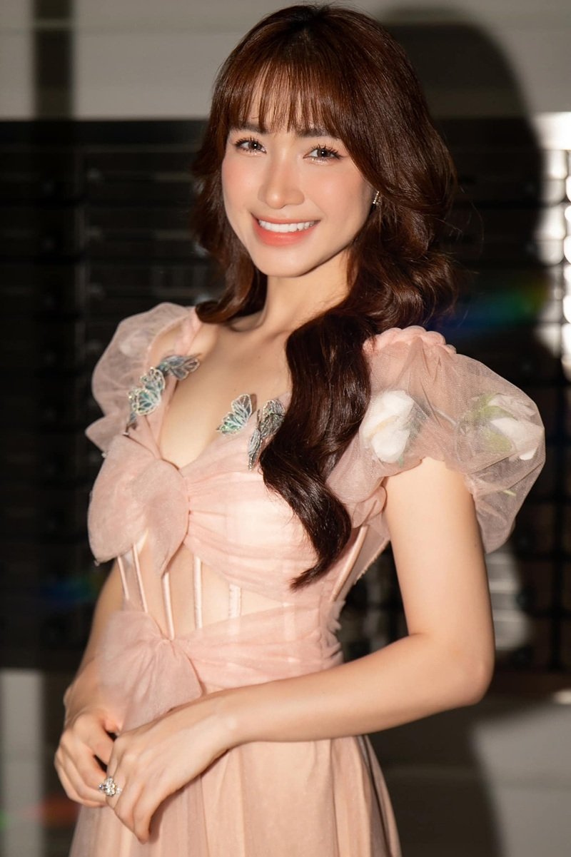 hoà minzy bikini​​ 19