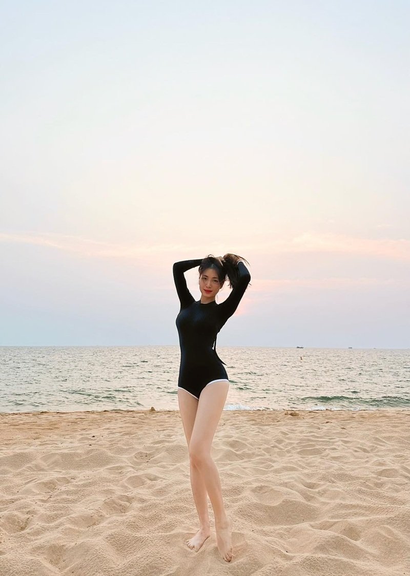 hoà minzy bikini​​ 24