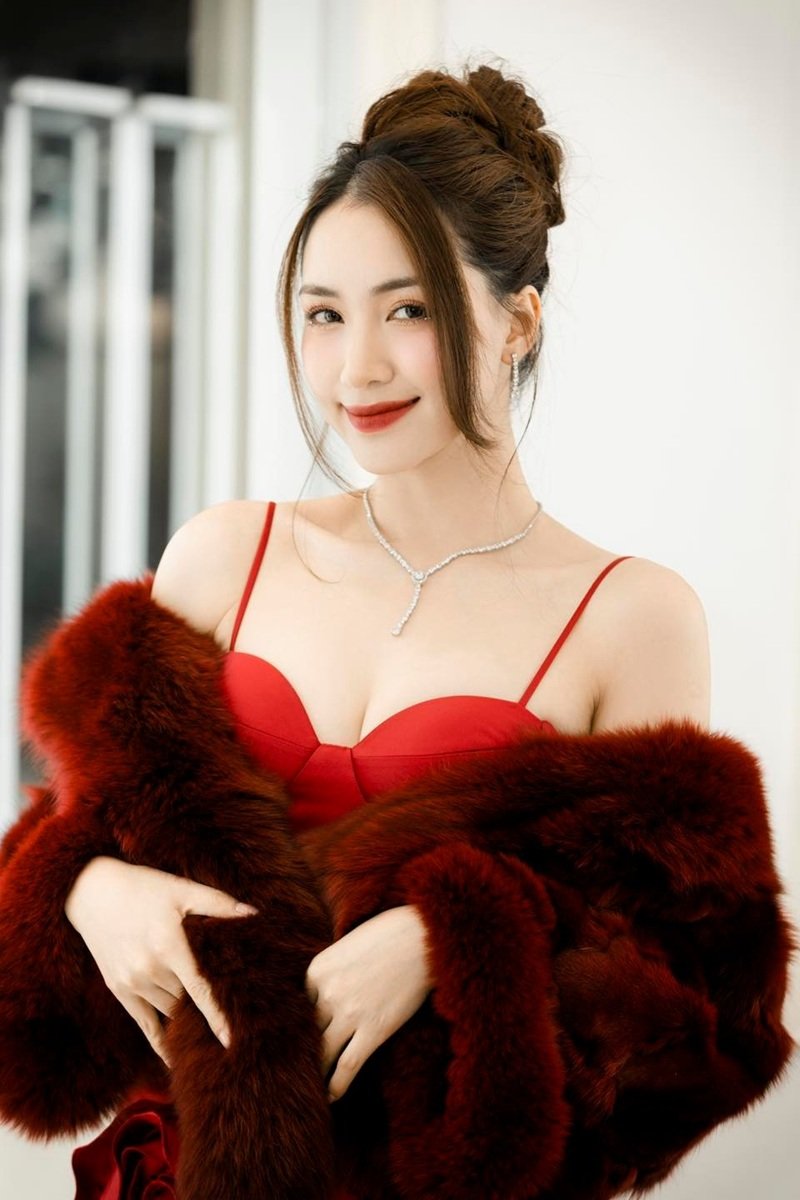 hoà minzy bikini​​ 31