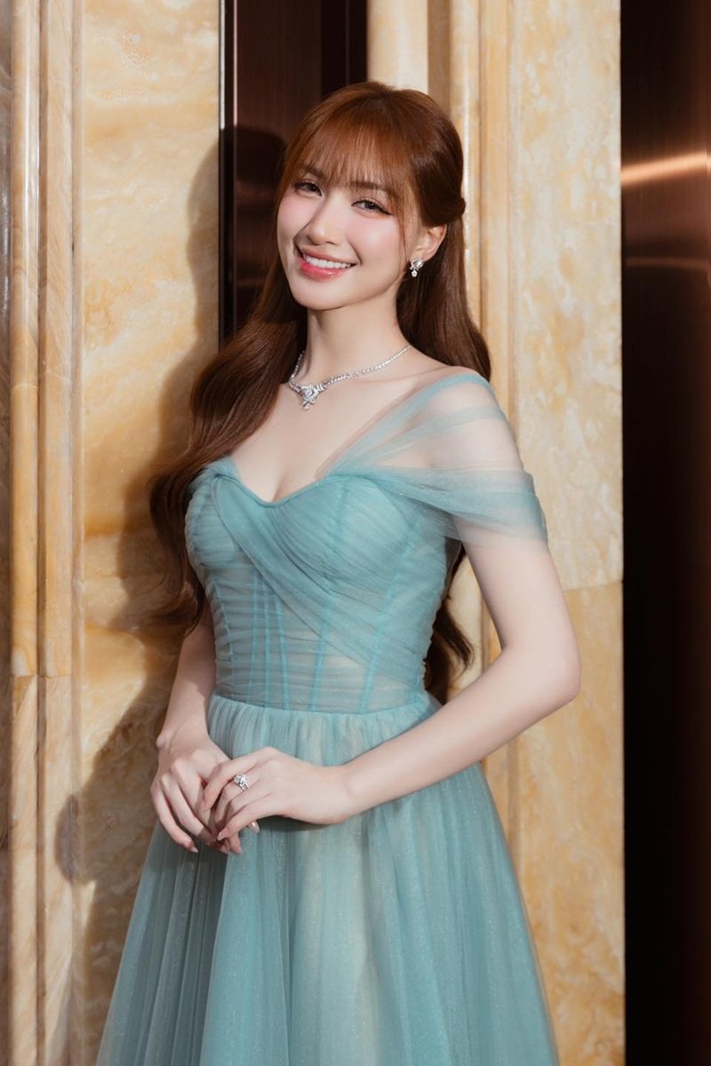 hoà minzy bikini​​ 32