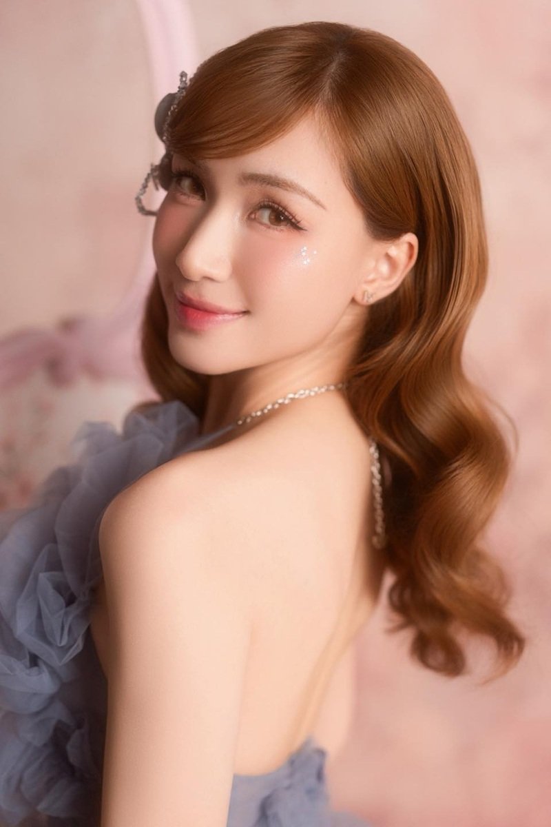 Hòa Minzy với thần thái sang trọng