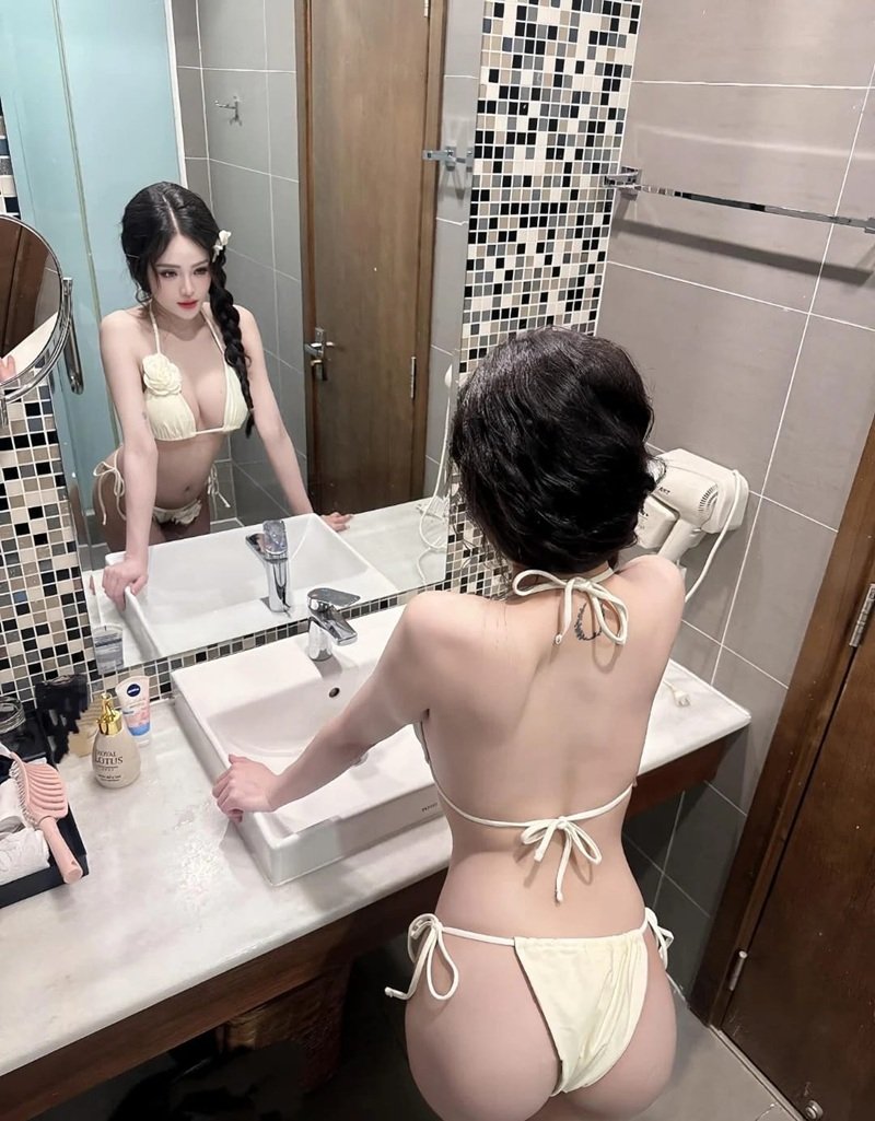 hot girl mặc bikini​ 39