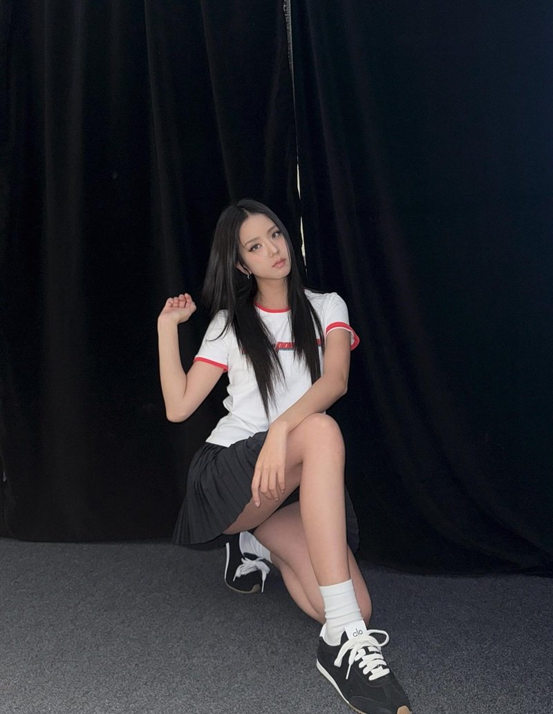 jisoo sexy​ 18