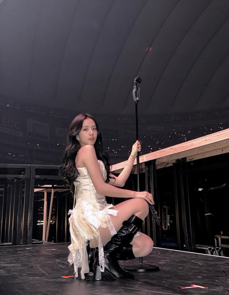 jisoo sexy​ 23