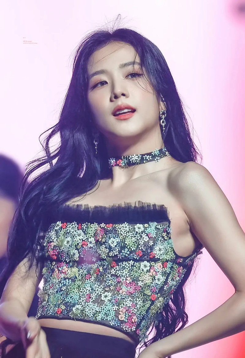 jisoo sexy​ 38