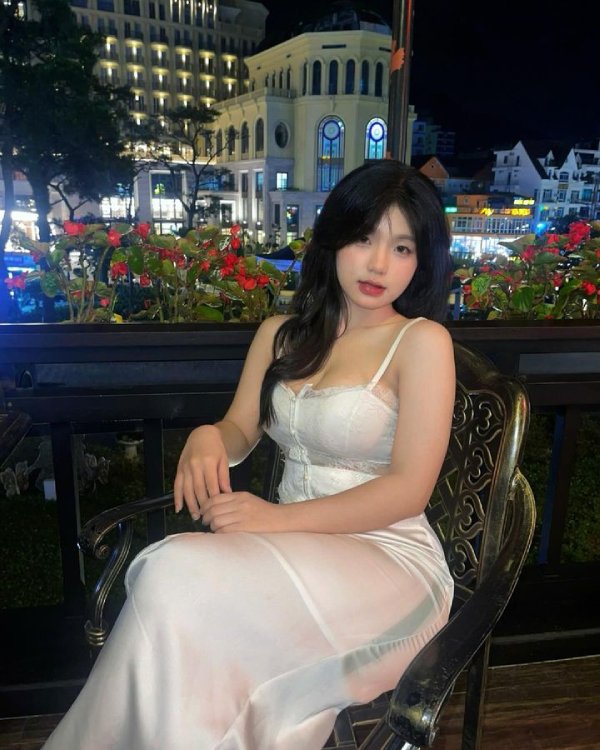 lan xinh yêu là ai