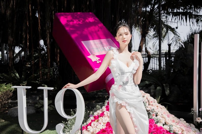 ngọc trinh bikini​ 20