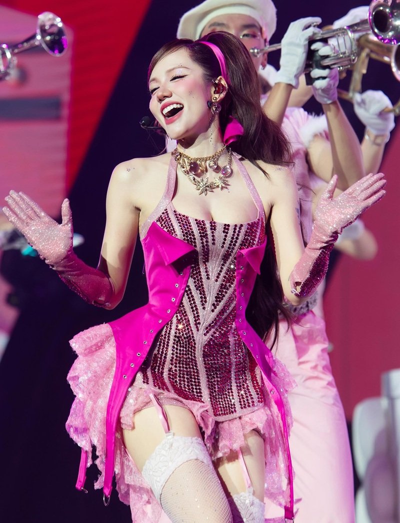 phương ly sexy​ 16