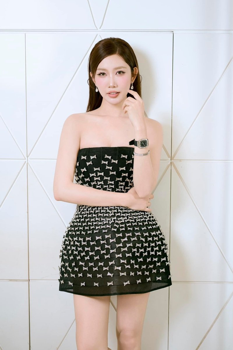 thuý ngân bikini​ 19